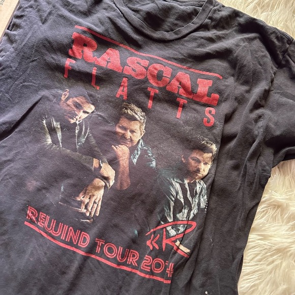 Rascal Flatts 2013 Tour Tshirt L distressed torn holes faded stained - Picture 2 of 5